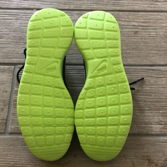 NWOB NIKE Rosherun Flight weight - Picture 5 of 7
